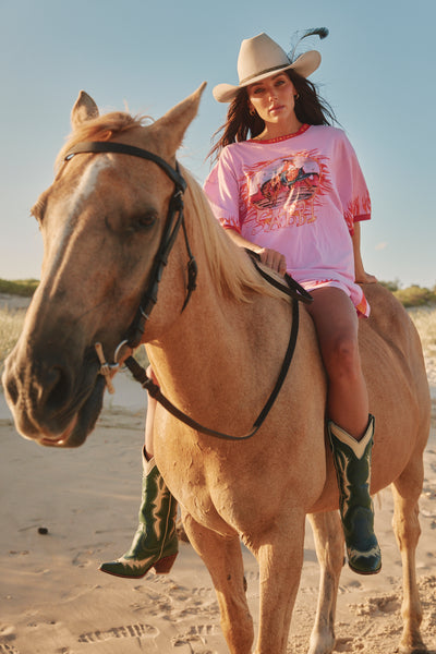 SABBI THE VERY OVERSIZED FLAMING COWBOY TEE PINK