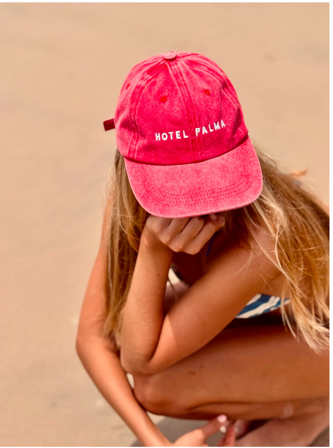 HOTEL PALMA CAP RED