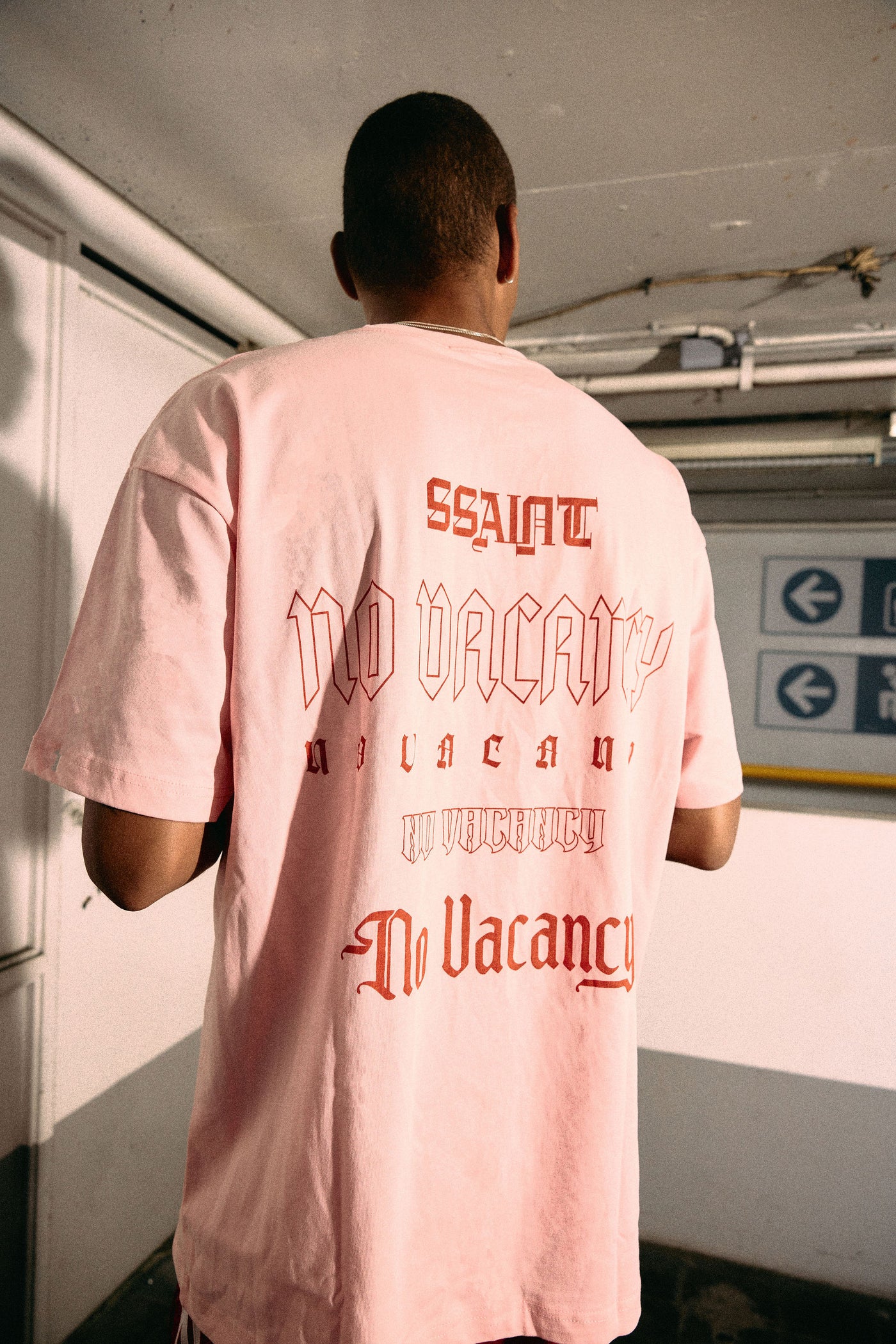 SSAINT NO VACANCY TEE PINK | BABY LEMONADE STORE